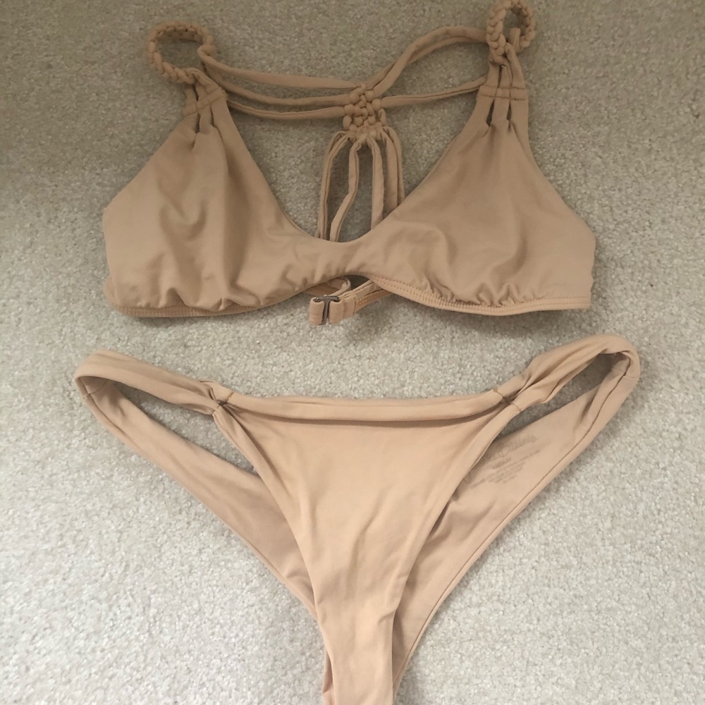 Frankies Bikini set size M, no signs of wear